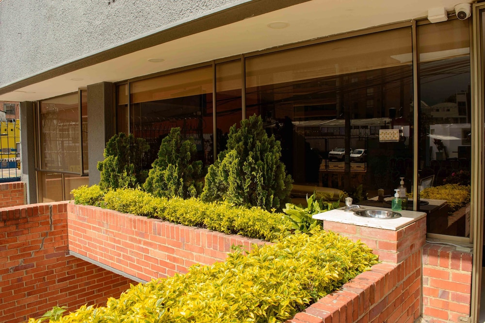 Confort 80 Zona Rosa Hotel 67/70