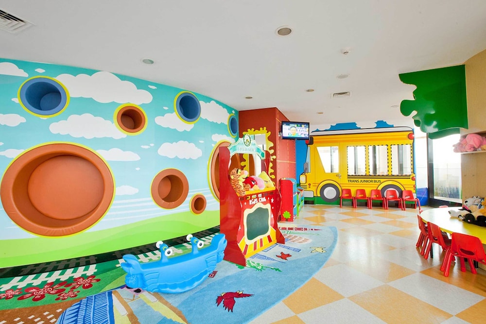 The Trans Luxury Hotel 65/73