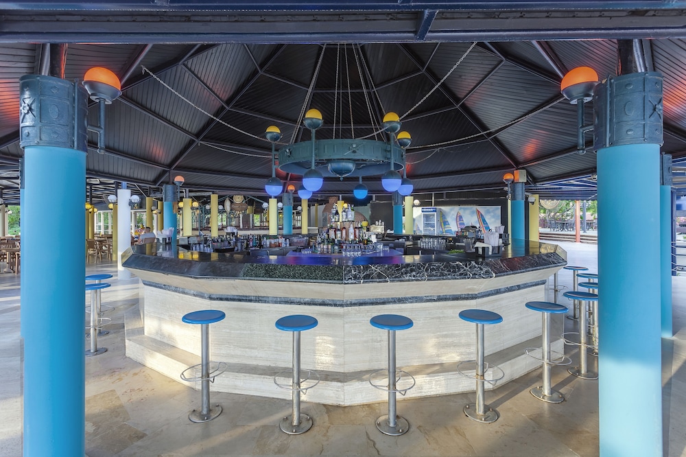 Sunrise Resort Hotel 52/67