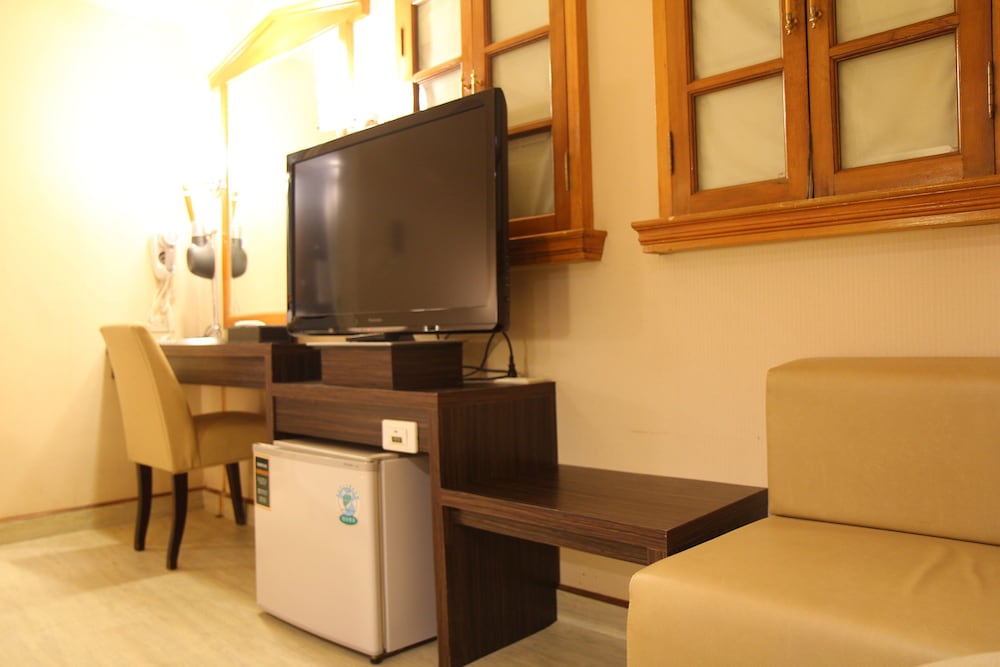 Goodness Hotel 37/41