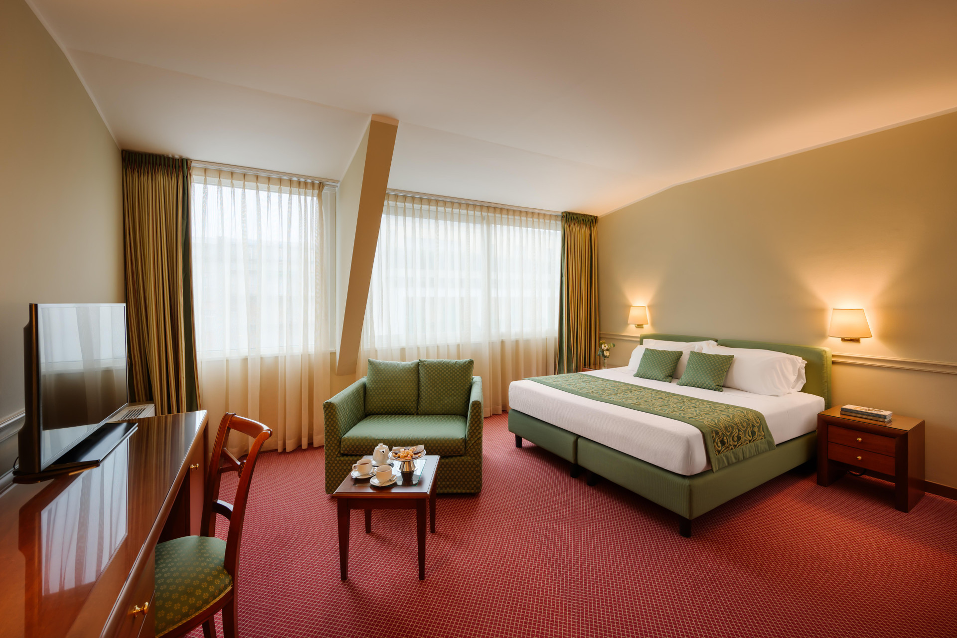 City, Classic, Courtyard View