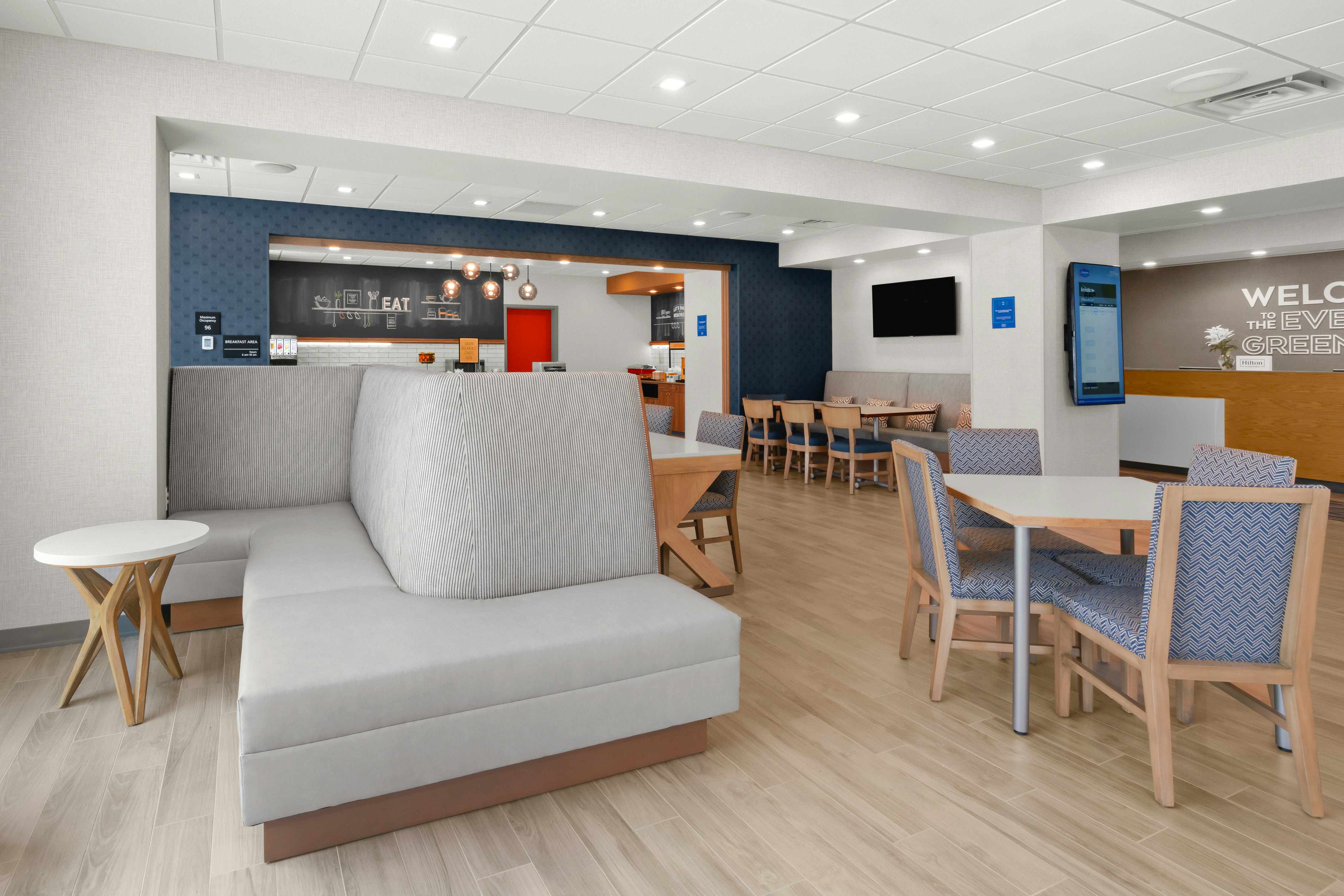 Hampton Inn Suites Bellingham Airport 14/20