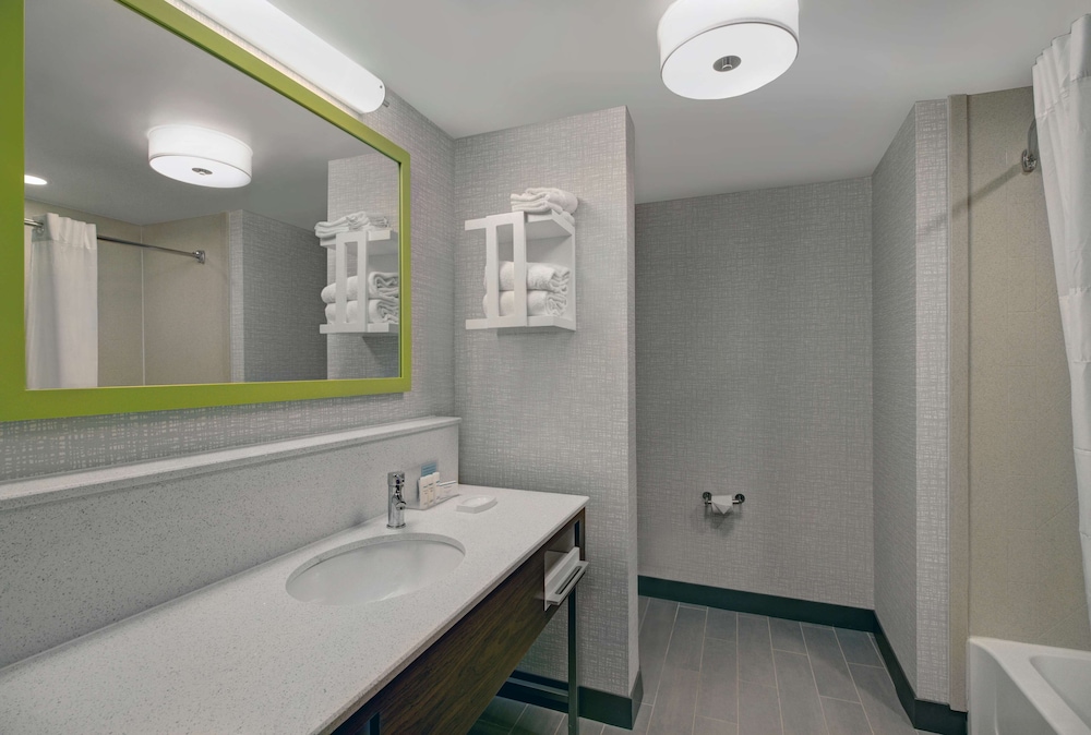 Hampton Inn & Suites Syracuse Dewitt 14/34