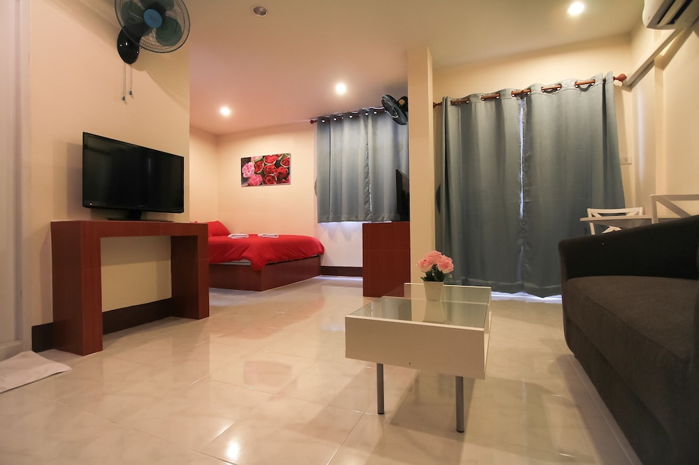 Walking Street Guest House 33/47