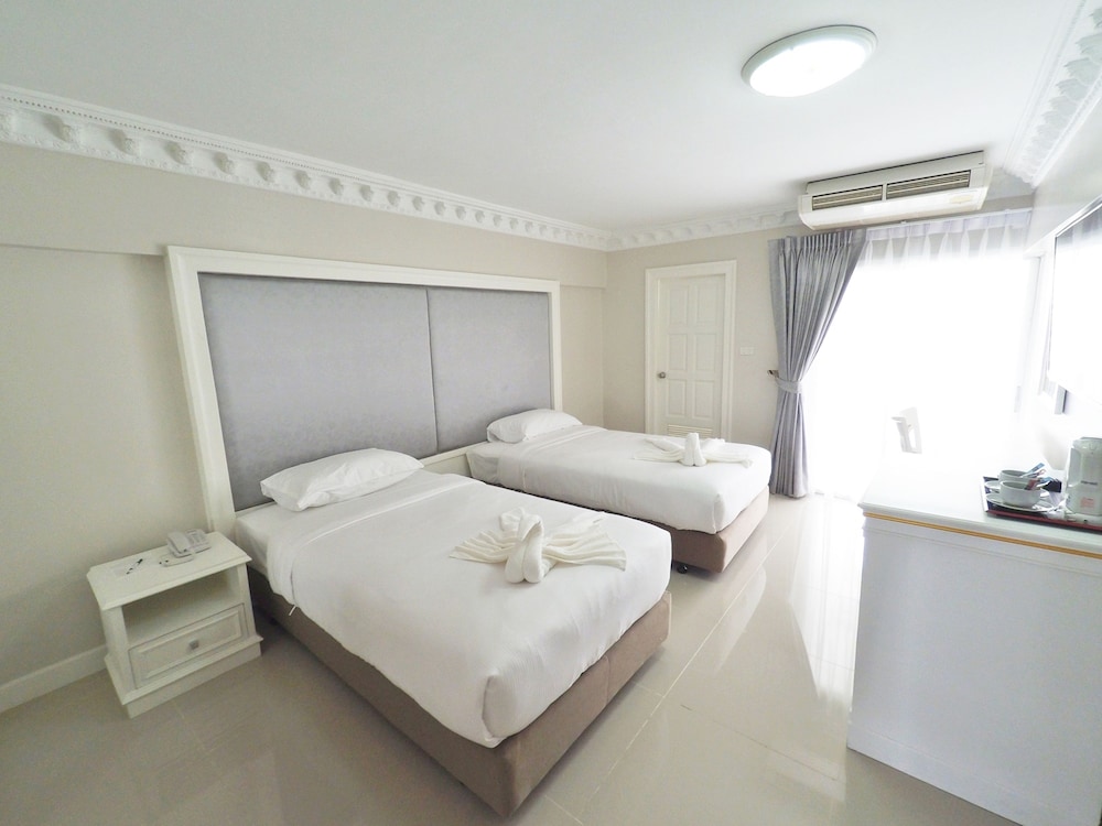 Romance Hotel Sukhumvit 97 36/58