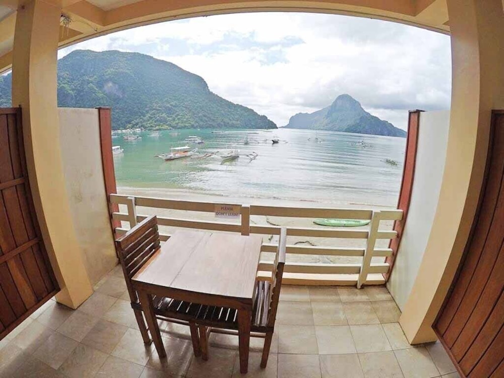 El Nido Beach Hotel 28/50