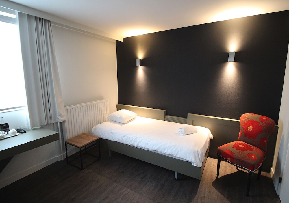 Salons Cortina 13/37