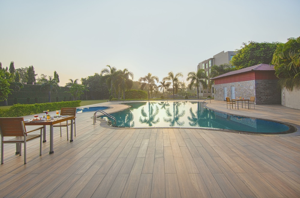 Lemon Tree Hotel Baddi 40/50