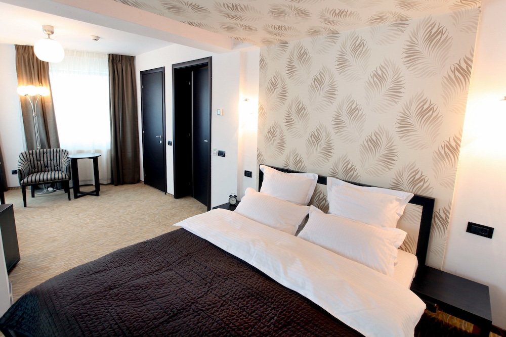Ambiance Hotel 17/26