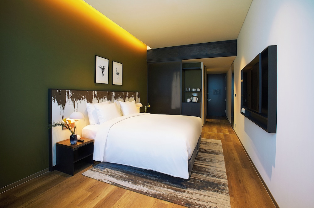 Premium, King Bed