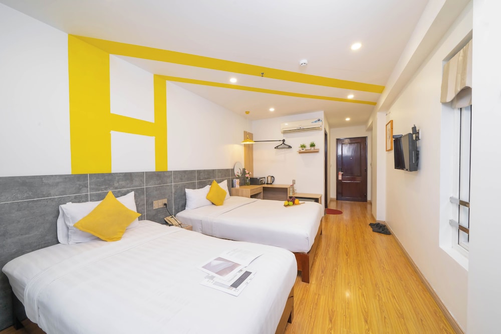 Happy Day Hotel 32/69