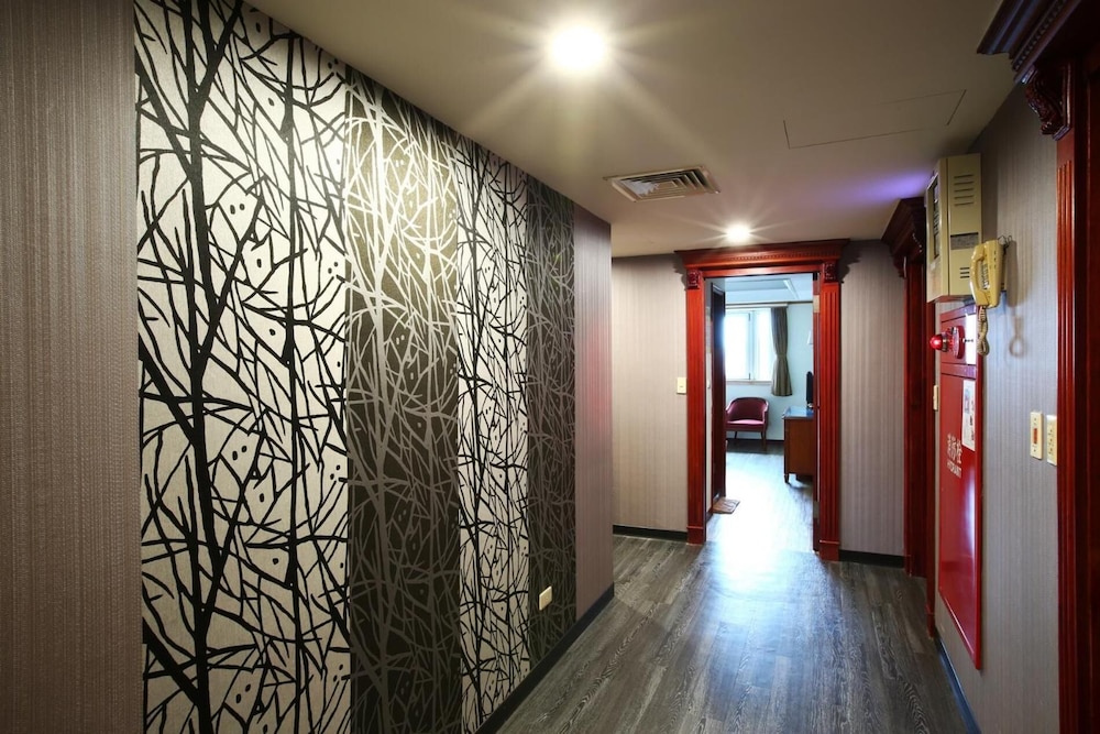 Hua Du Hotel 42/65