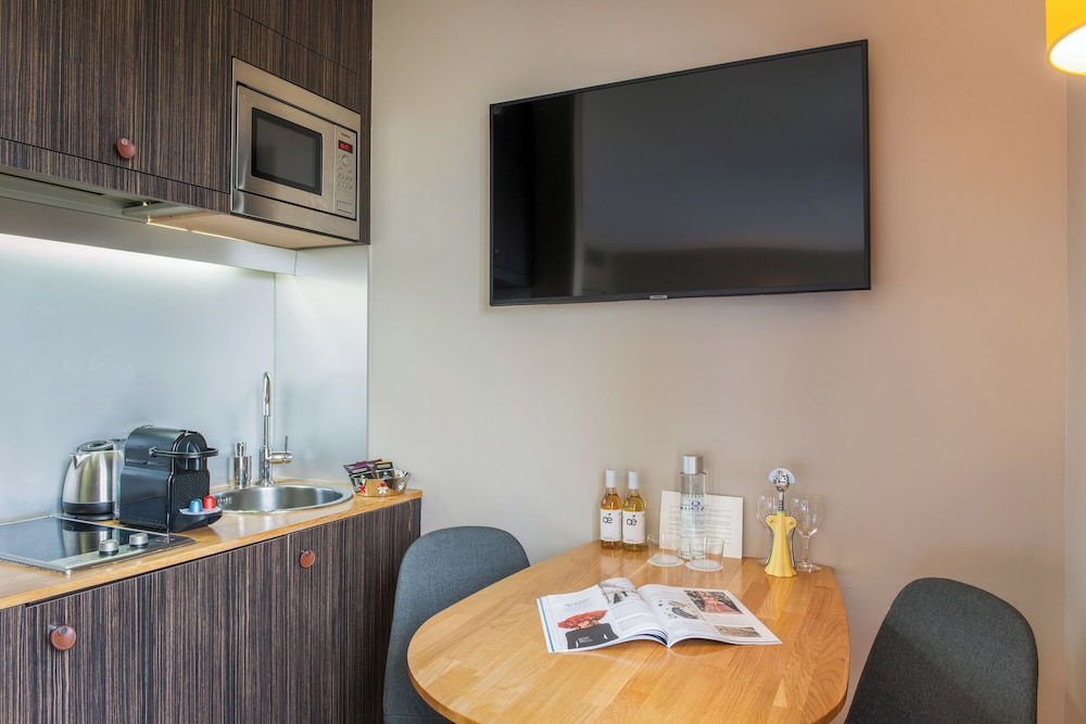 Suites and Hotel Helzear Champs Elysees 57/65