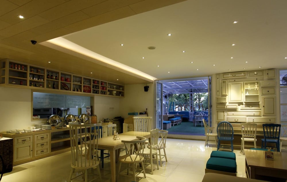 Vio Cimanuk Hotel 51/68