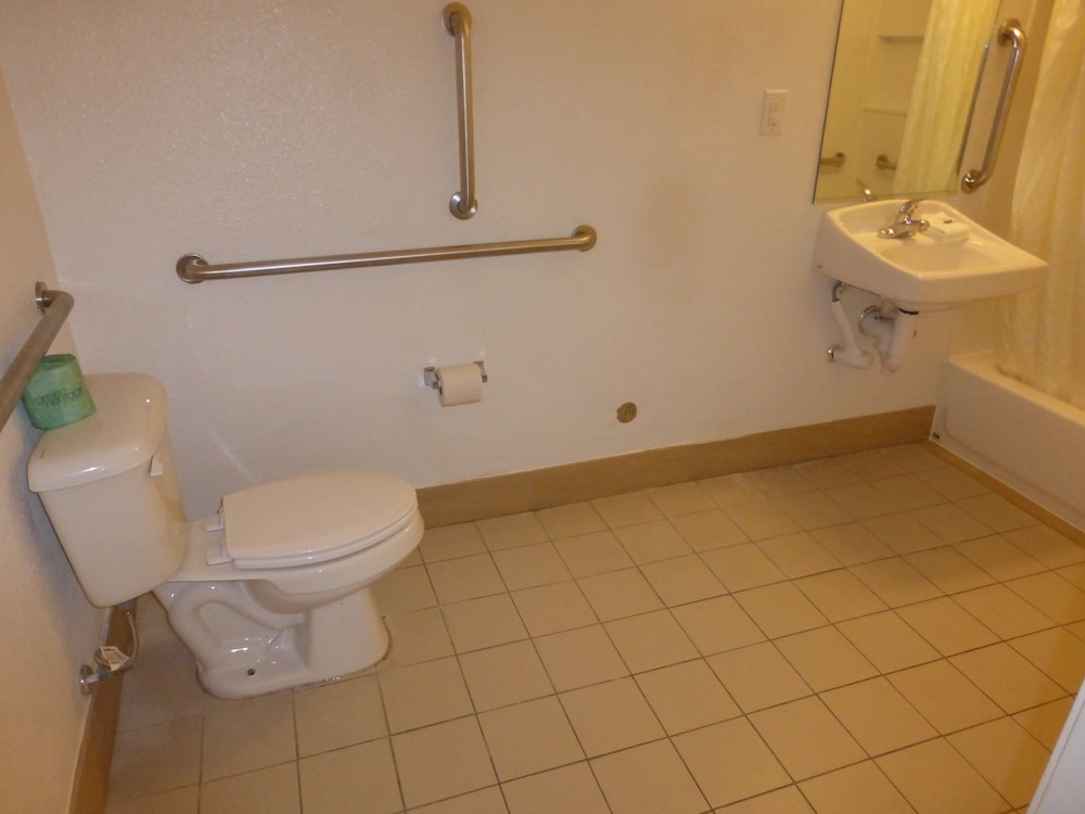 Red Roof Inn Houston - Jersey Village 6/21