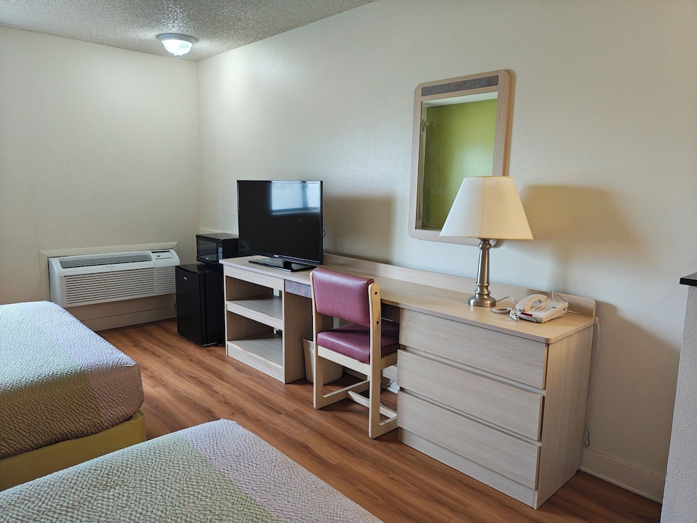 Motel6 Great Falls, MT 35/55