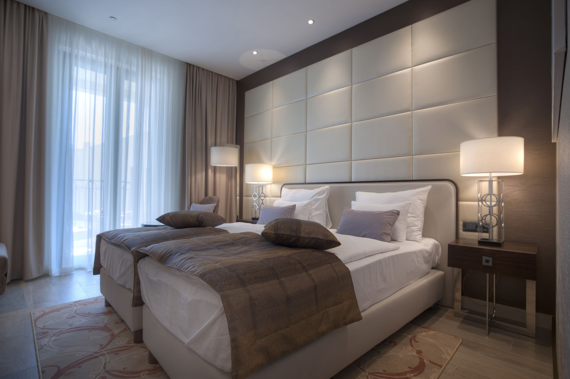 Room, Double or Twin Bed, Mountain Side, Balcony