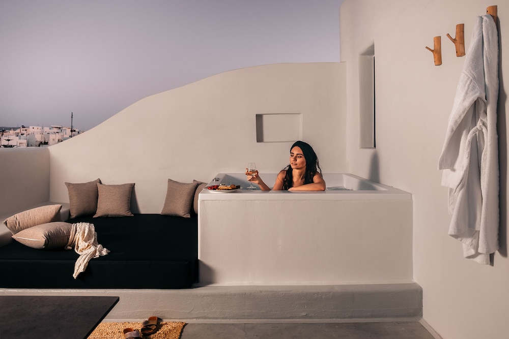 Emery Boutique Apartments 11/50