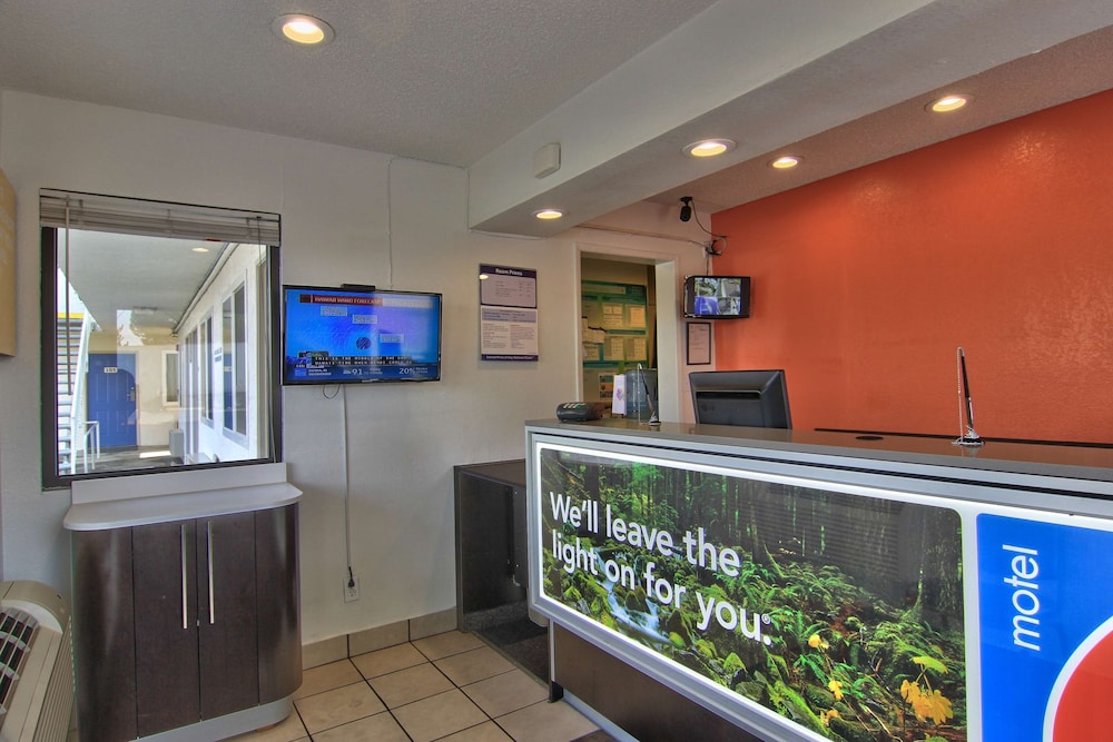 Motel6 Sacramento, CA - North 13/59