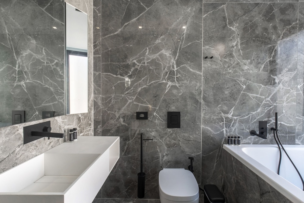The Duke Boutique Suites 40/50