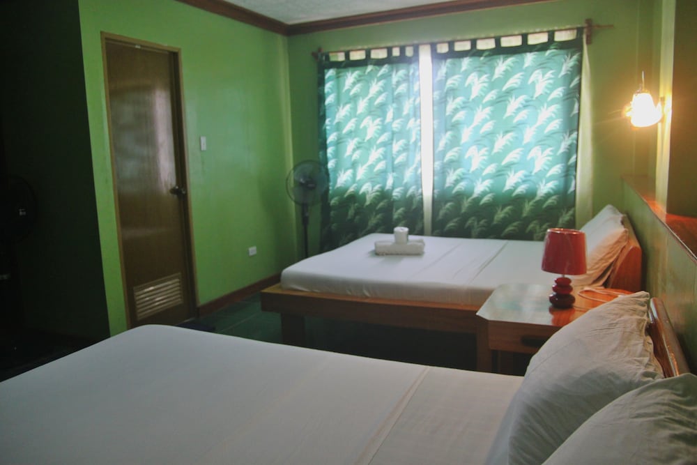 BLUE CORALS BEACH RESORT 28/66