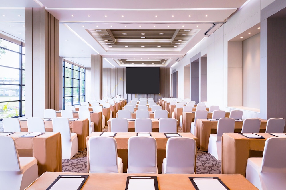 Hyatt Regency Bangkok Suvarnabhumi Airport 51/63