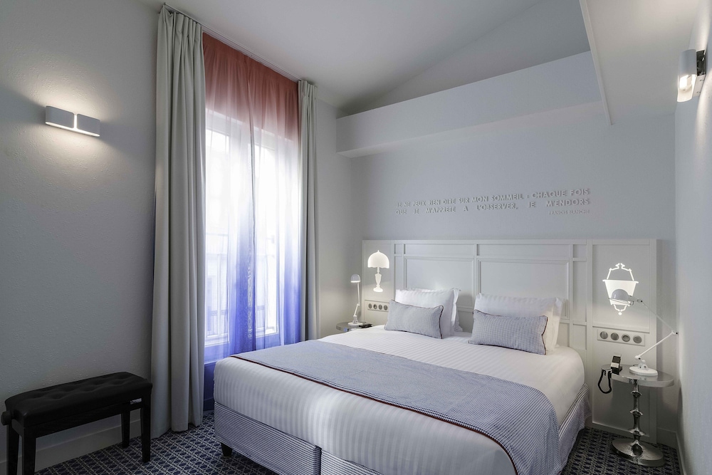 Hotel 34B Astotel (ex-Bergere Opera) 40/74