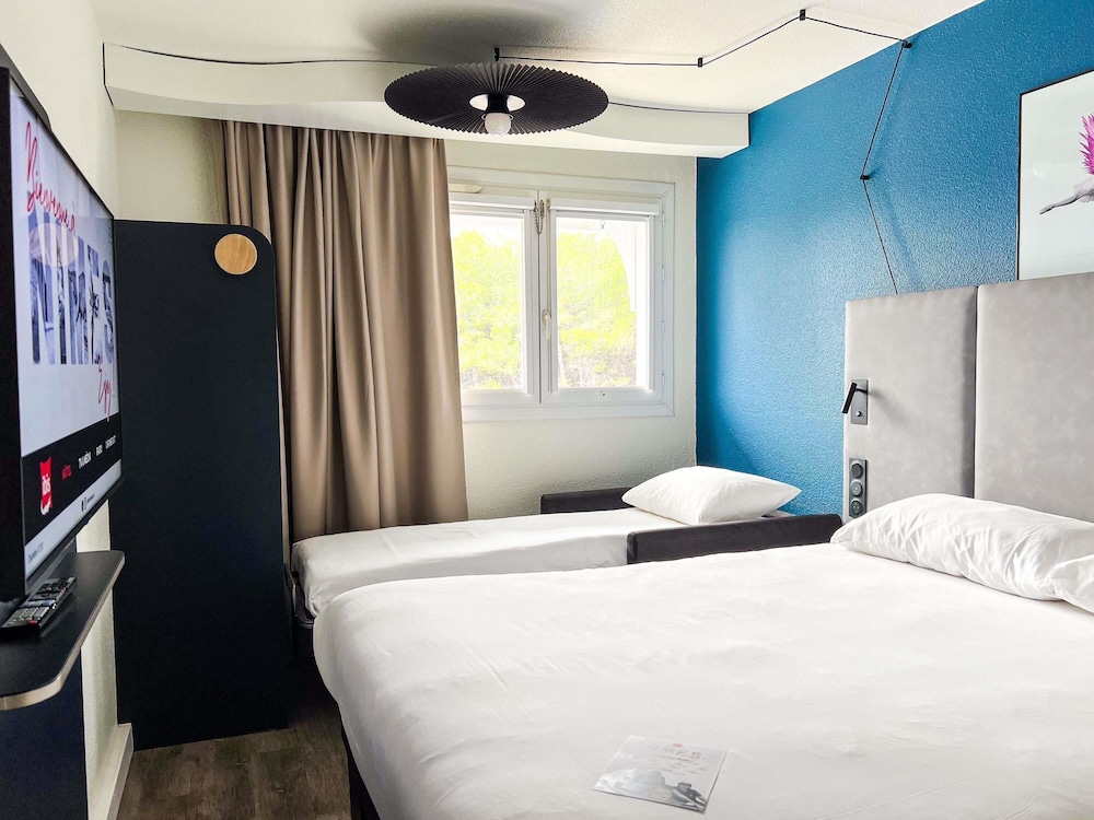 IBIS NIMES OUEST 19/67
