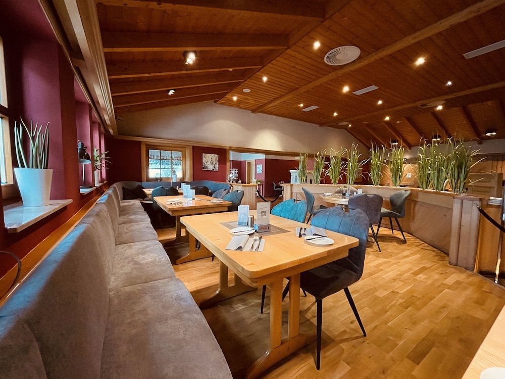Maifeld Sport- Und Tagungshotel 40/50