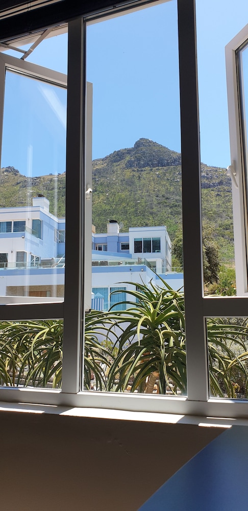 Hout Bay Breeze 17/50
