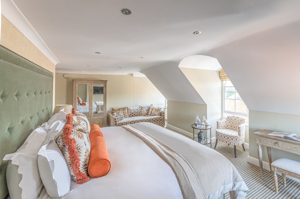 Chichester Harbour Hotel 34/72