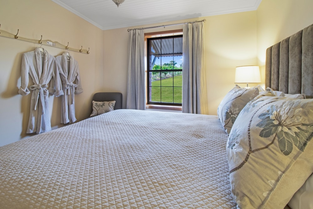 Stonewell Cottages & Vineyards 5/50