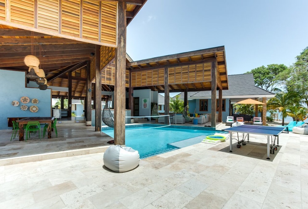 The Enclave- Private Island 47/50