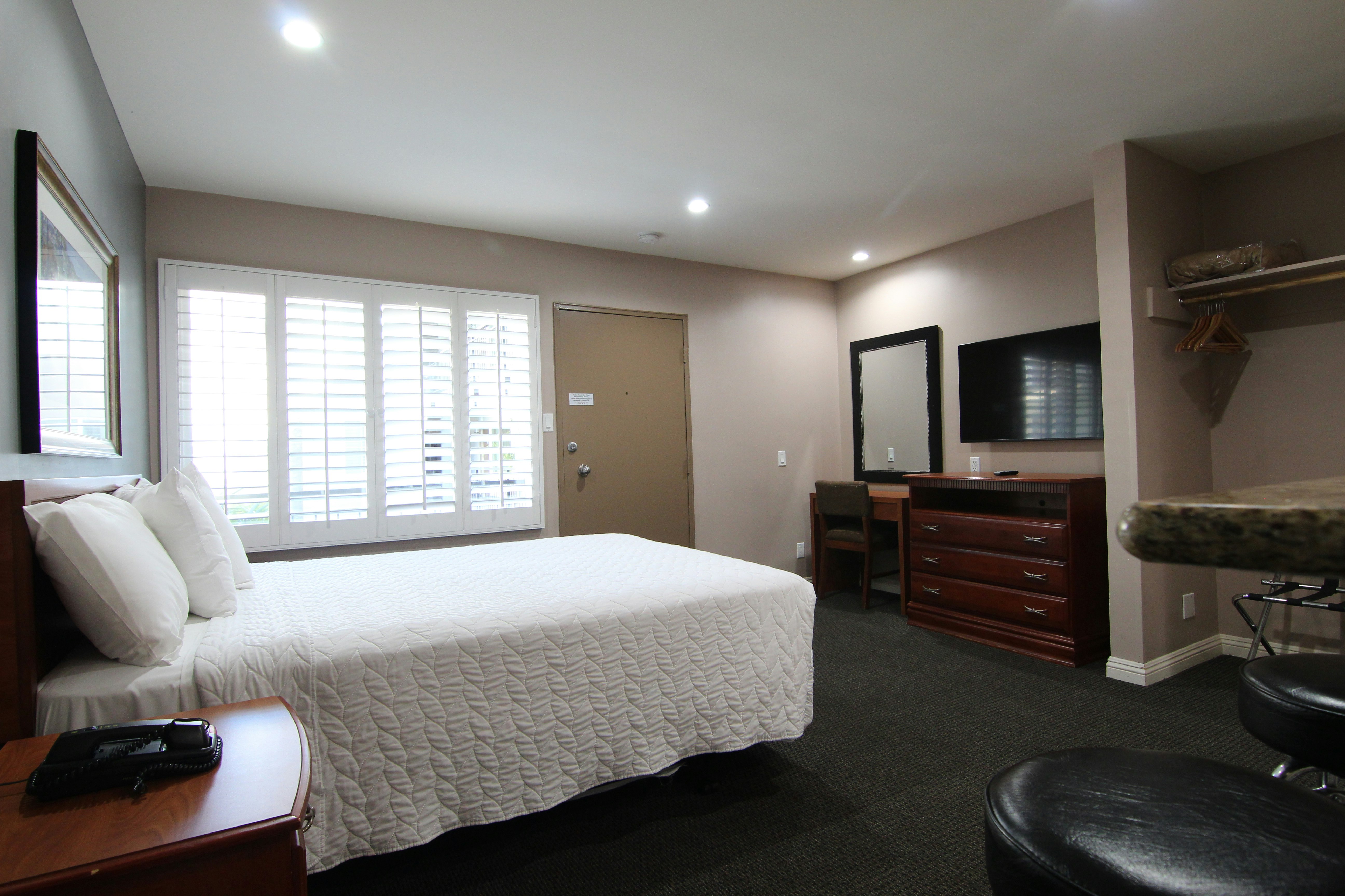 Dunes Inn Wilshire 31/72