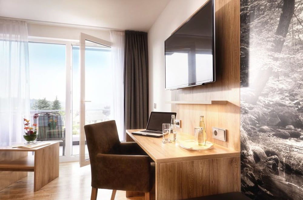 Hotel Derichsweiler Hof 37/43
