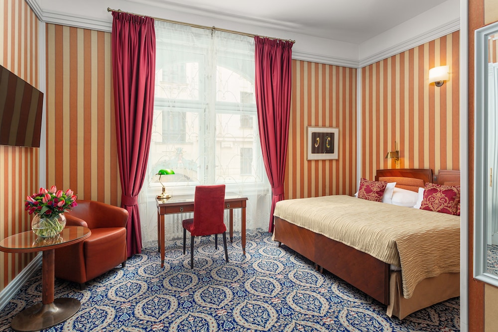 Hotel Paris Prague 7/50