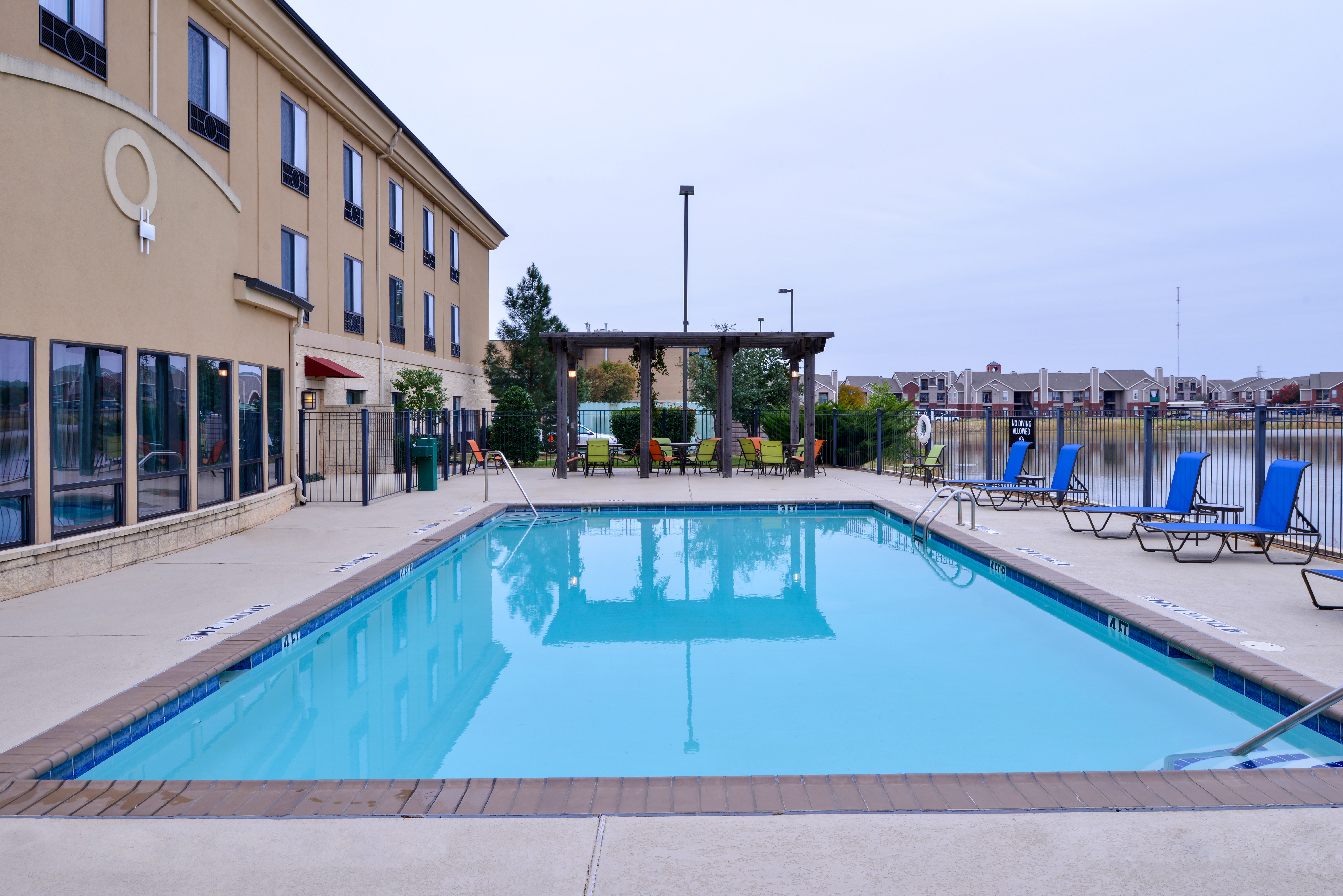Holiday Inn Express Hotel & Suites Wichita Falls 52/52