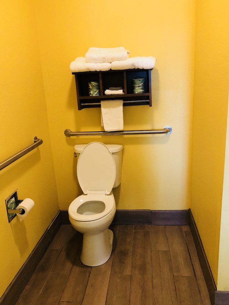 Days Inn by Wyndham Port Aransas TX 15/34