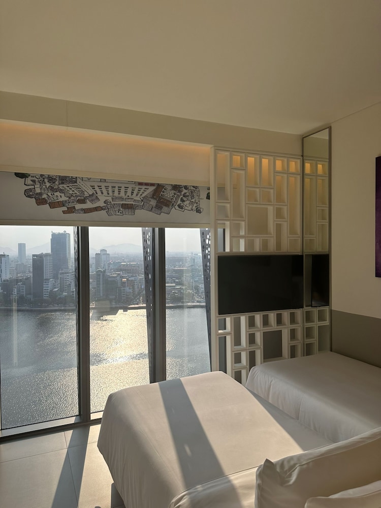 Wink Hotel Danang Riverside 35/61