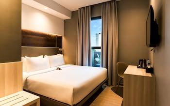 Deluxe, Double Bed