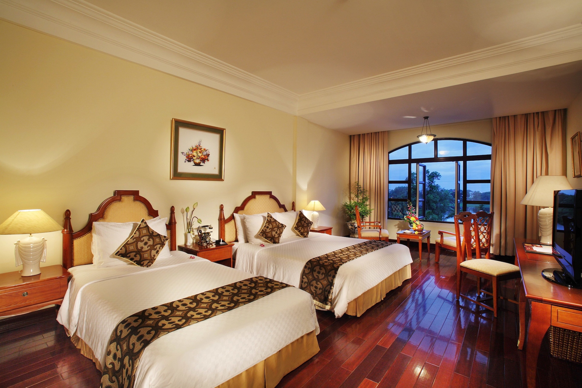 PREMIUM, CITY VIEW