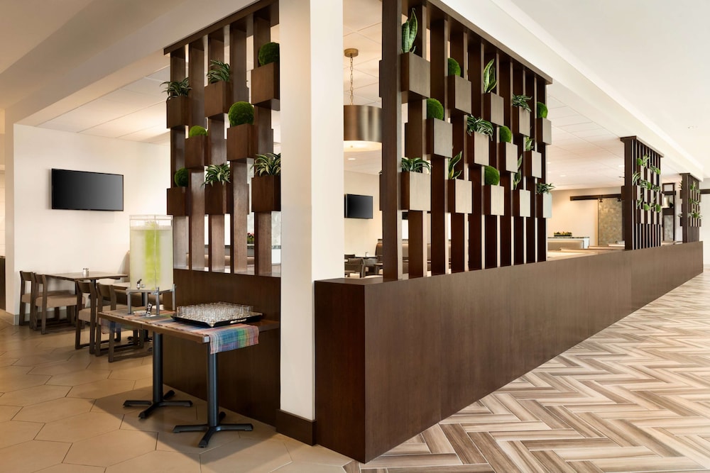 Embassy Suites by Hilton San Antonio Landmark 39/57