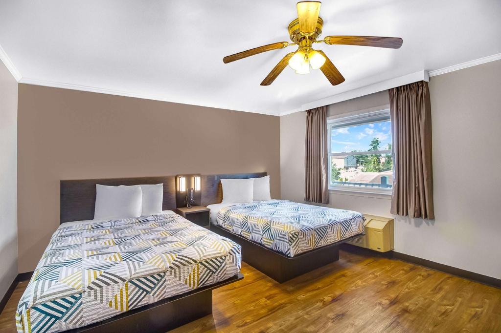 2 Full Beds - Hearing Accessible Nsmk