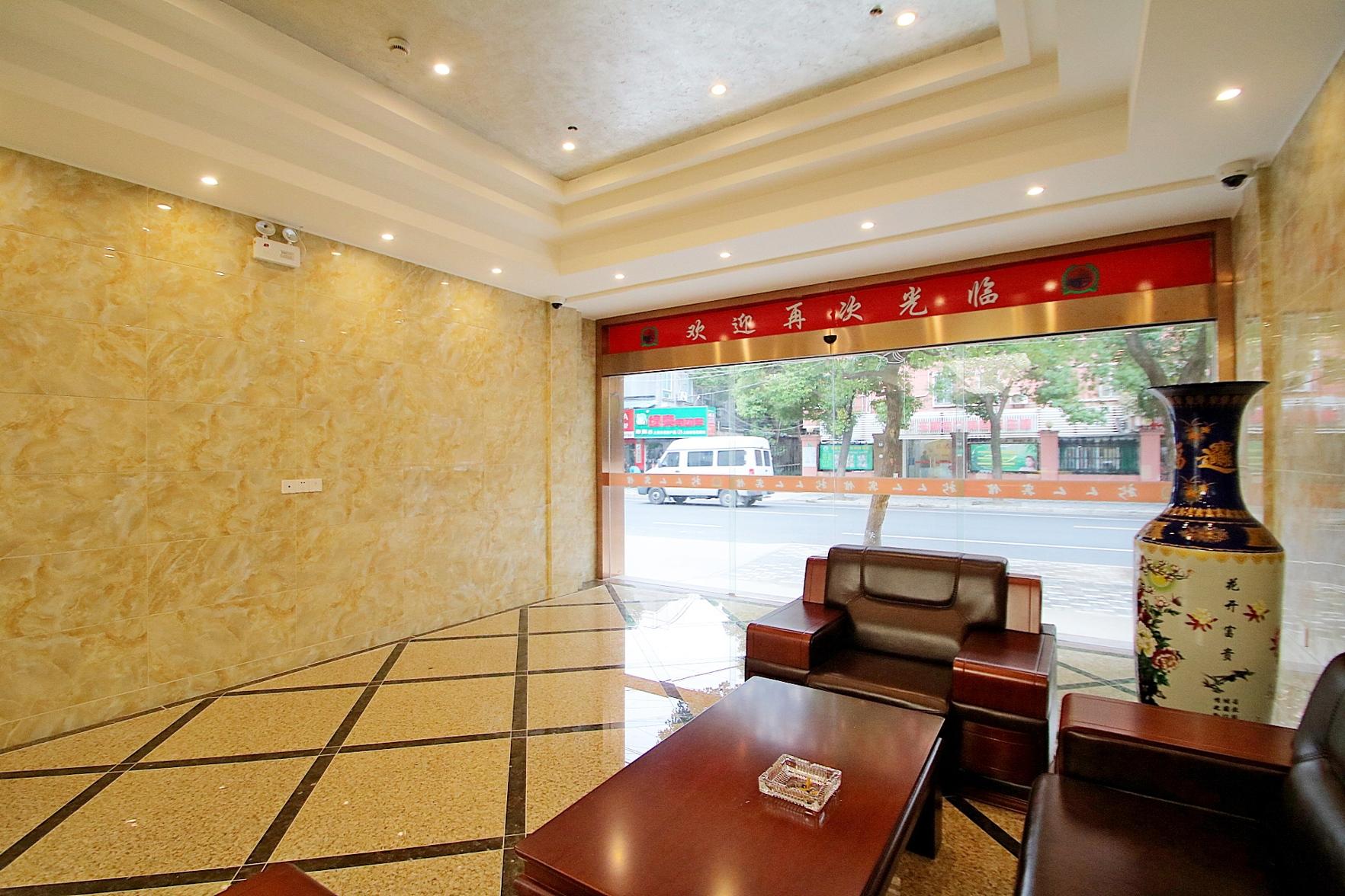 Xinrenren Motel (Shanghai Pengpu Xincun Station Branch) 32/39