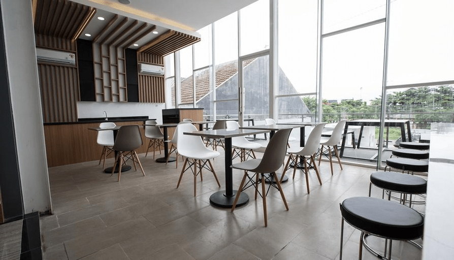 Smart Budget Hotel 7/11
