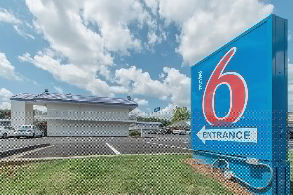 Motel6 Norcross, GA - Atlanta Northeast 9/38