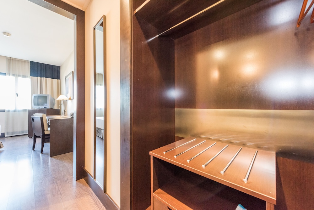 Mercader Hotel 10/50