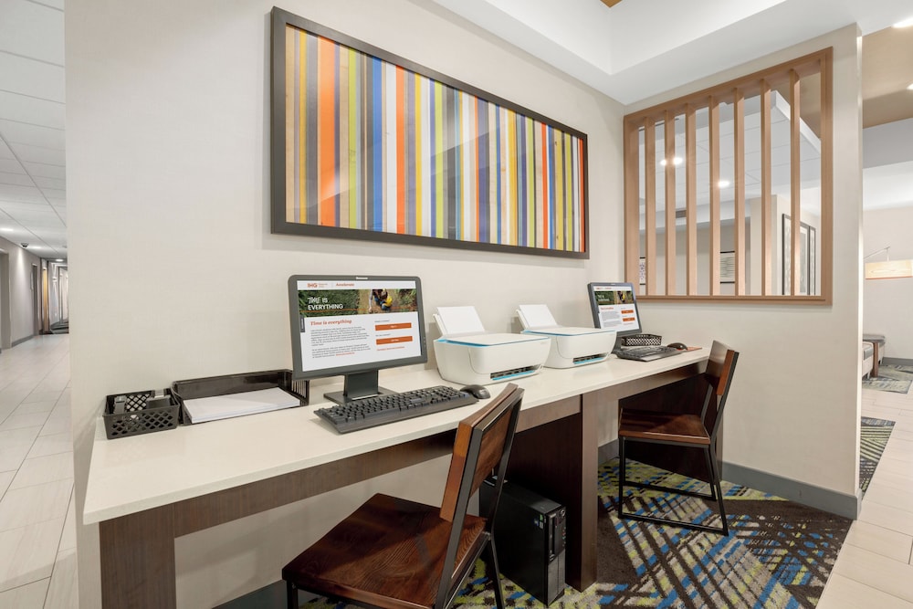 Holiday Inn Express Hotel Suites A Marysville 62/71