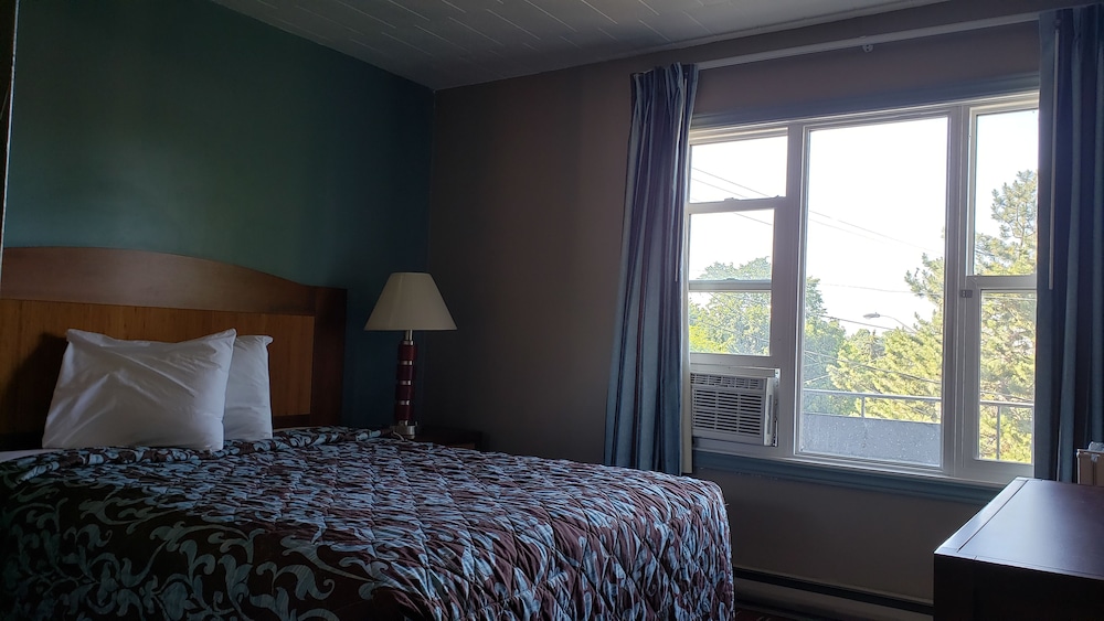 Belmont inn 7/36
