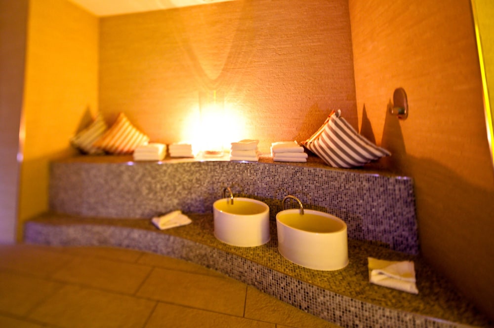 ALTERA HOTEL 15/33